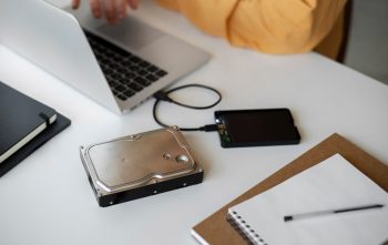 Harddiskten Ses Geliyor